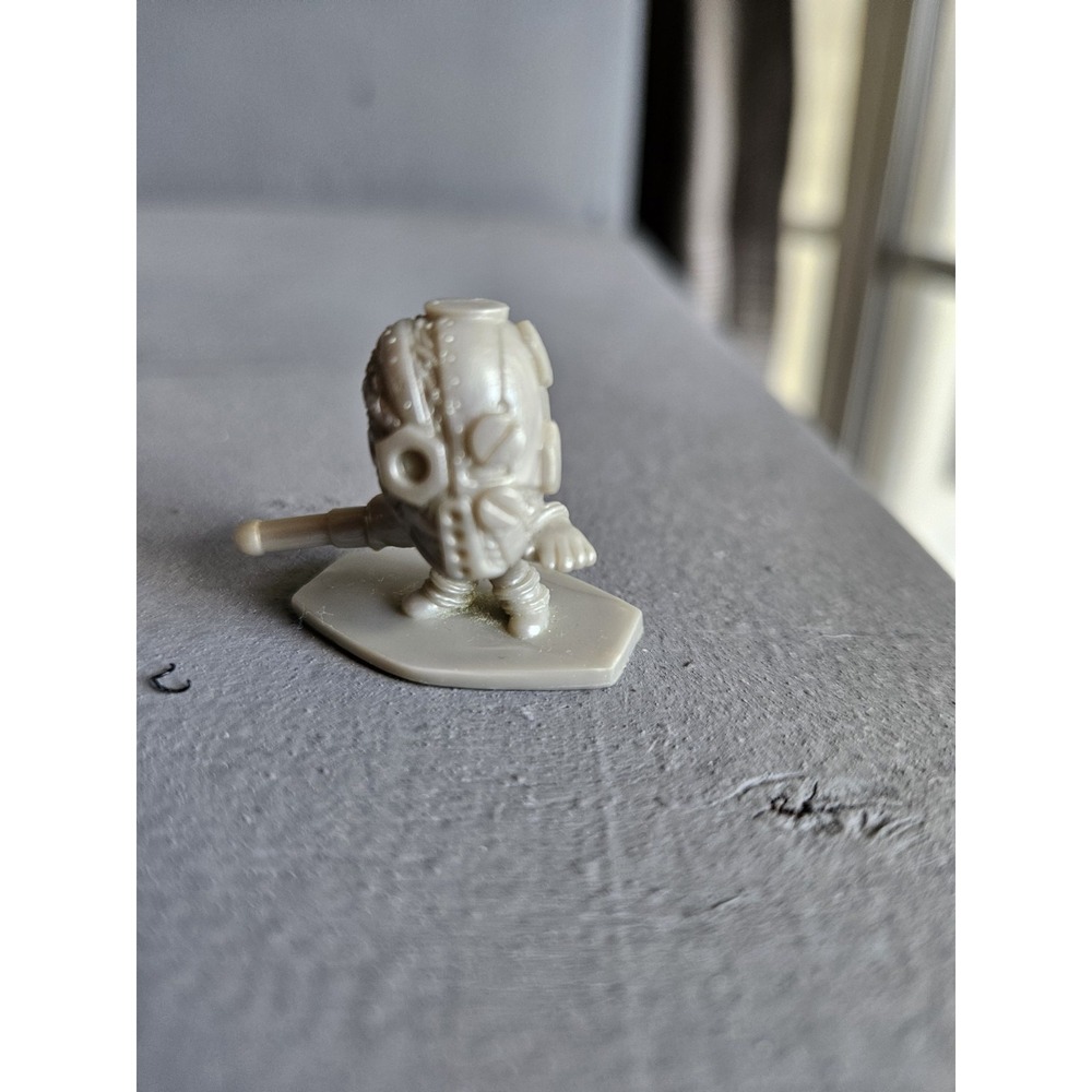 Power Rangers Sir Ivan Gold Ranger Mini Figure Dino Charge Knight Toy Accessory